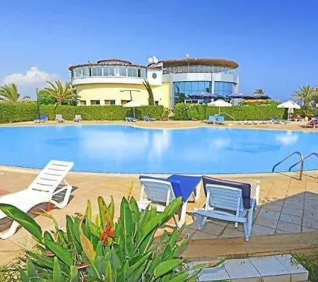 Iskele Seafront Bungalows & Restaurant