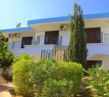 Iskele Seafront Bungalows & Restaurant فندق *