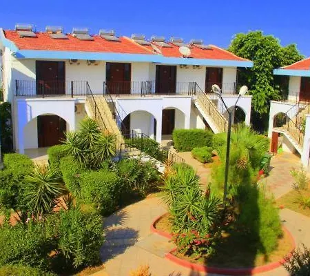 Iskele Seafront Bungalows & Restaurant