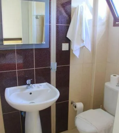 Iskele Seafront Bungalows & Restaurant * Galatia