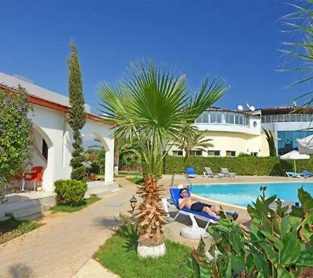 Iskele Seafront Bungalows & Restaurant Galatia